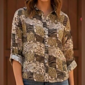 💜 Covington Animal Print Button Down Blouse